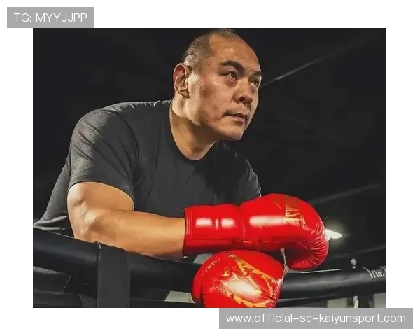 张志磊遭遇泰森大弟子，险被一拳KO，泰森坐镇台下为徒弟加油！，中国重量级拳王张志磊身高